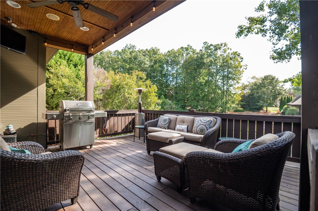 2492 GLENN BROOKE DRIVE