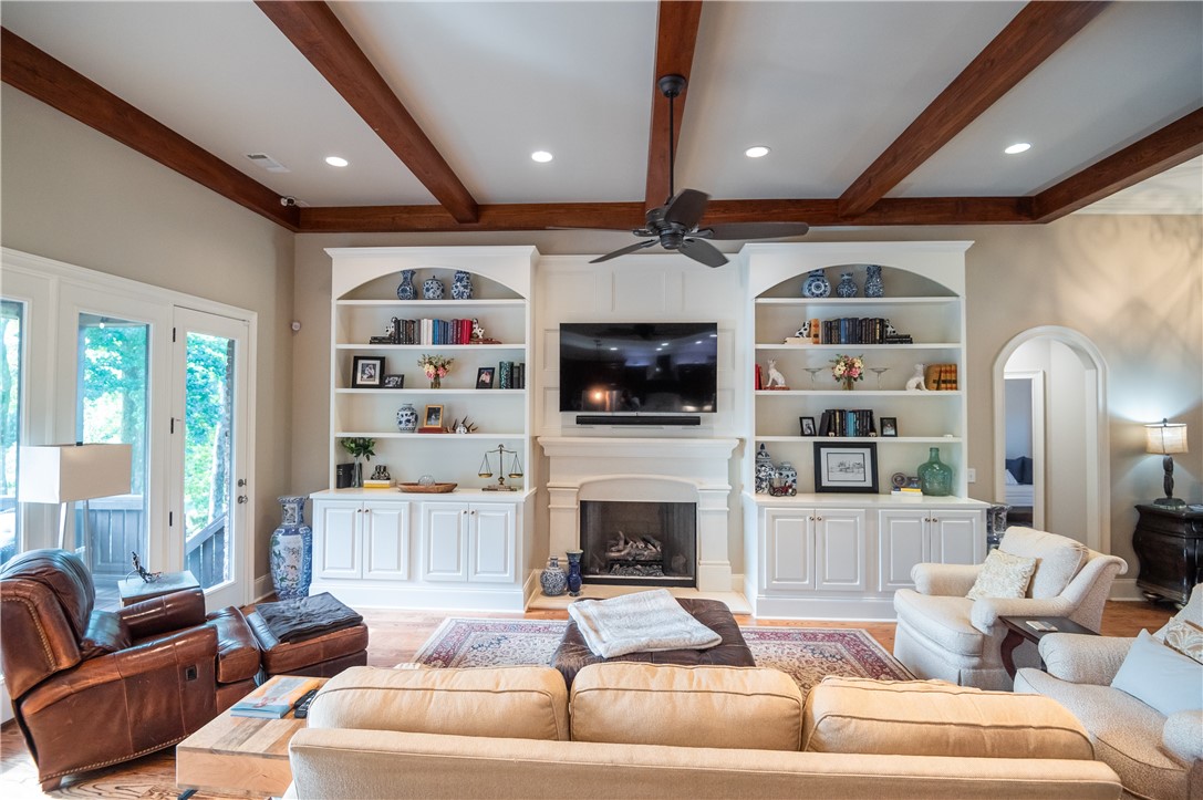 2492 GLENN BROOKE DRIVE