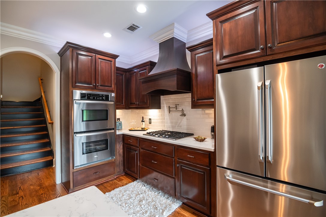 2492 GLENN BROOKE DRIVE