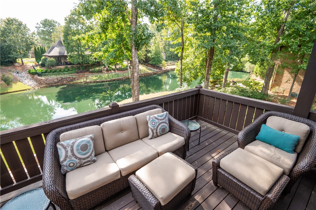 2492 GLENN BROOKE DRIVE