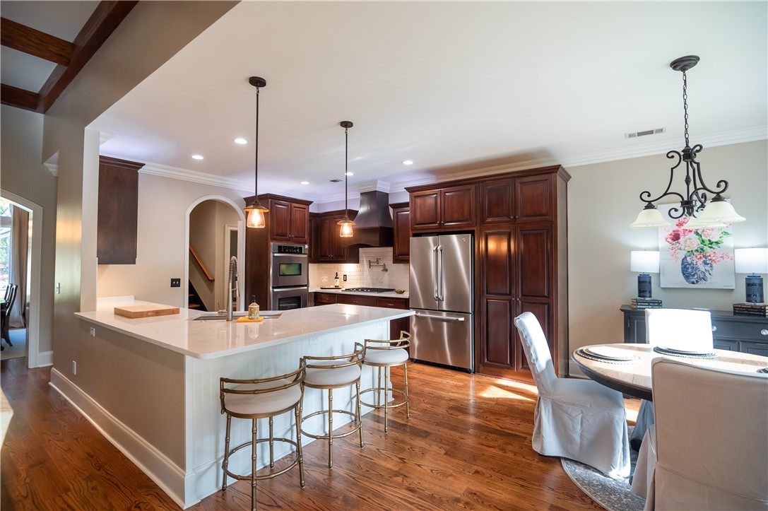 2492 GLENN BROOKE DRIVE