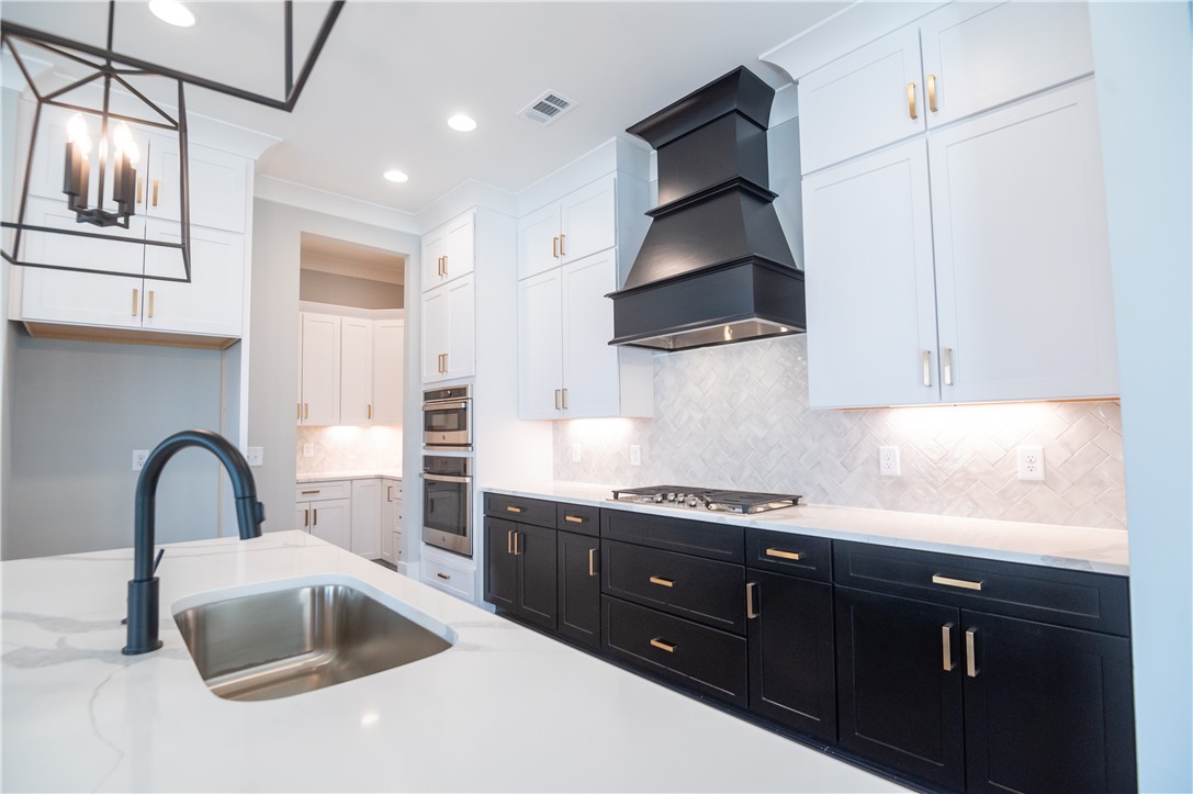 818 SUMMERLIN CIRCLE