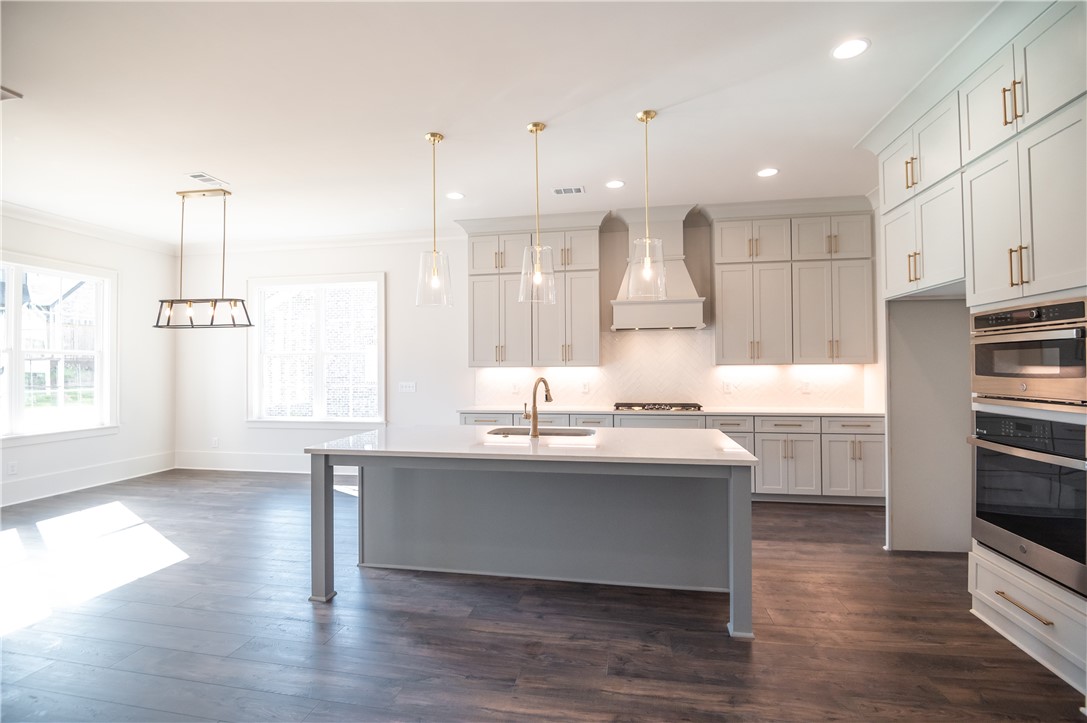 816 SUMMERLIN CIRCLE