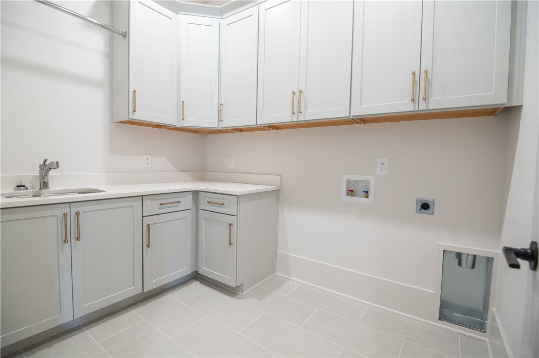 816 SUMMERLIN CIRCLE