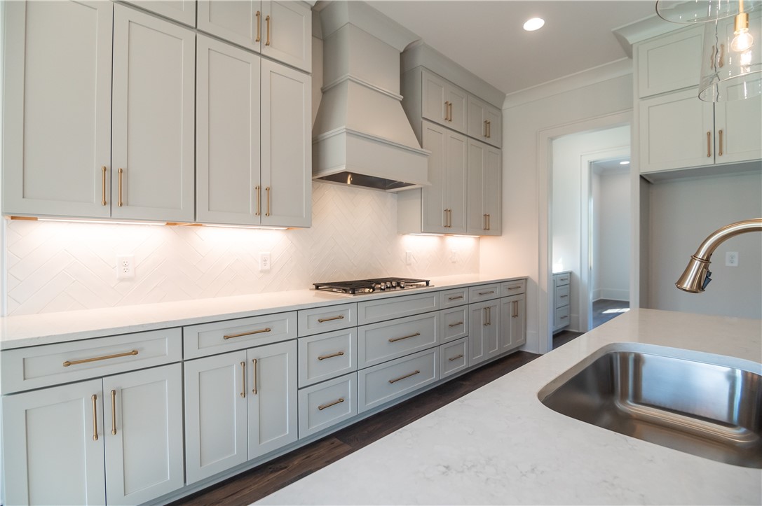 816 SUMMERLIN CIRCLE