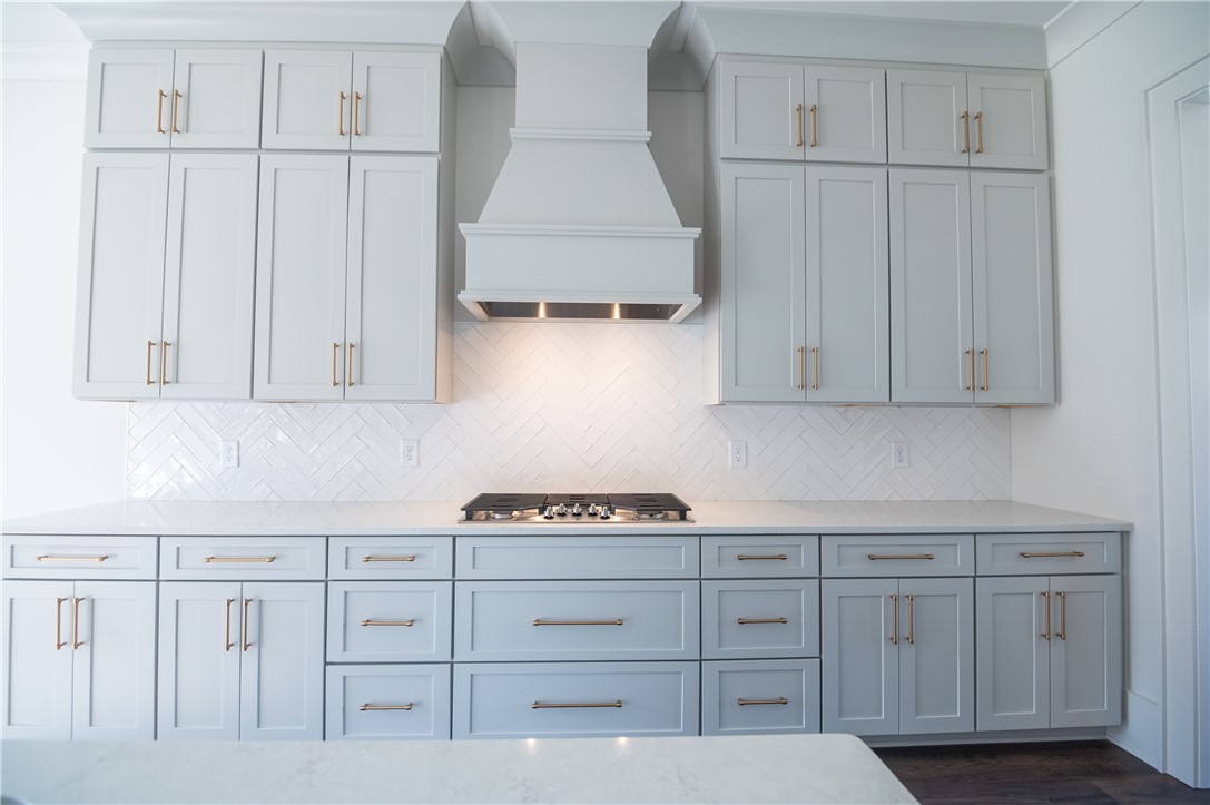 816 SUMMERLIN CIRCLE