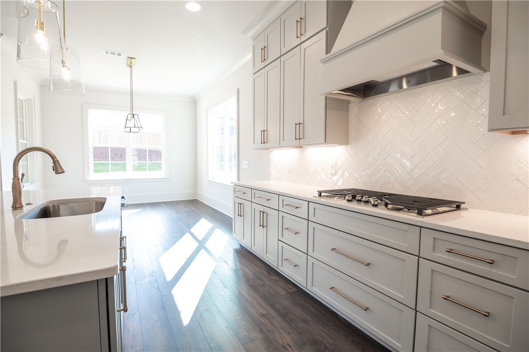 816 SUMMERLIN CIRCLE