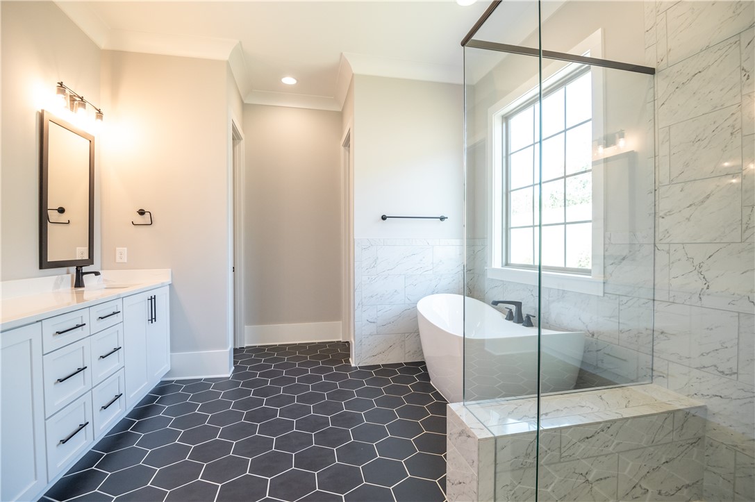 814 SUMMERLIN CIRCLE