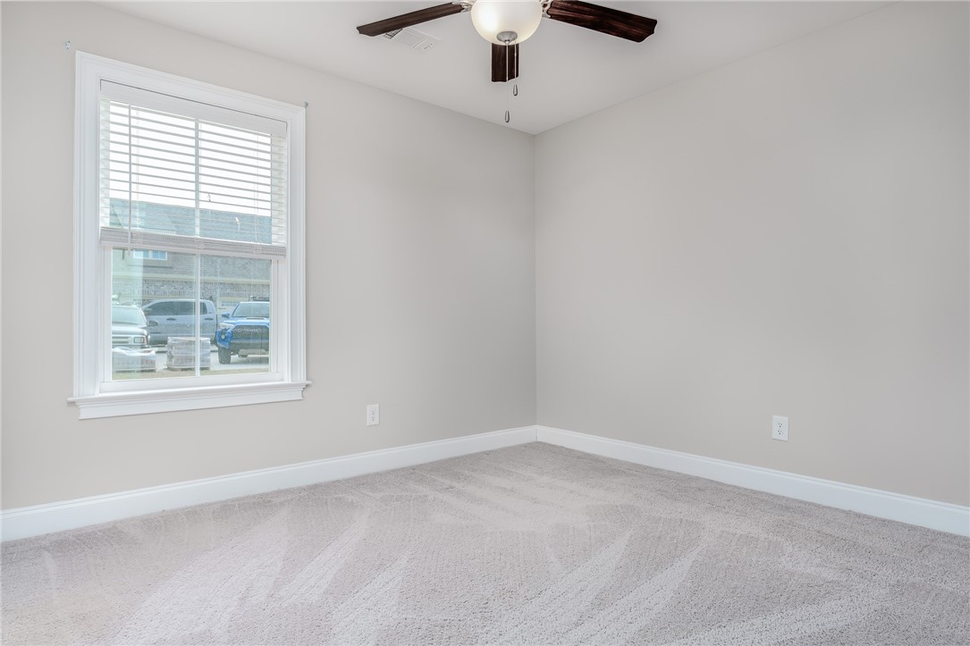 555 TOWNE LAKE PARKWAY