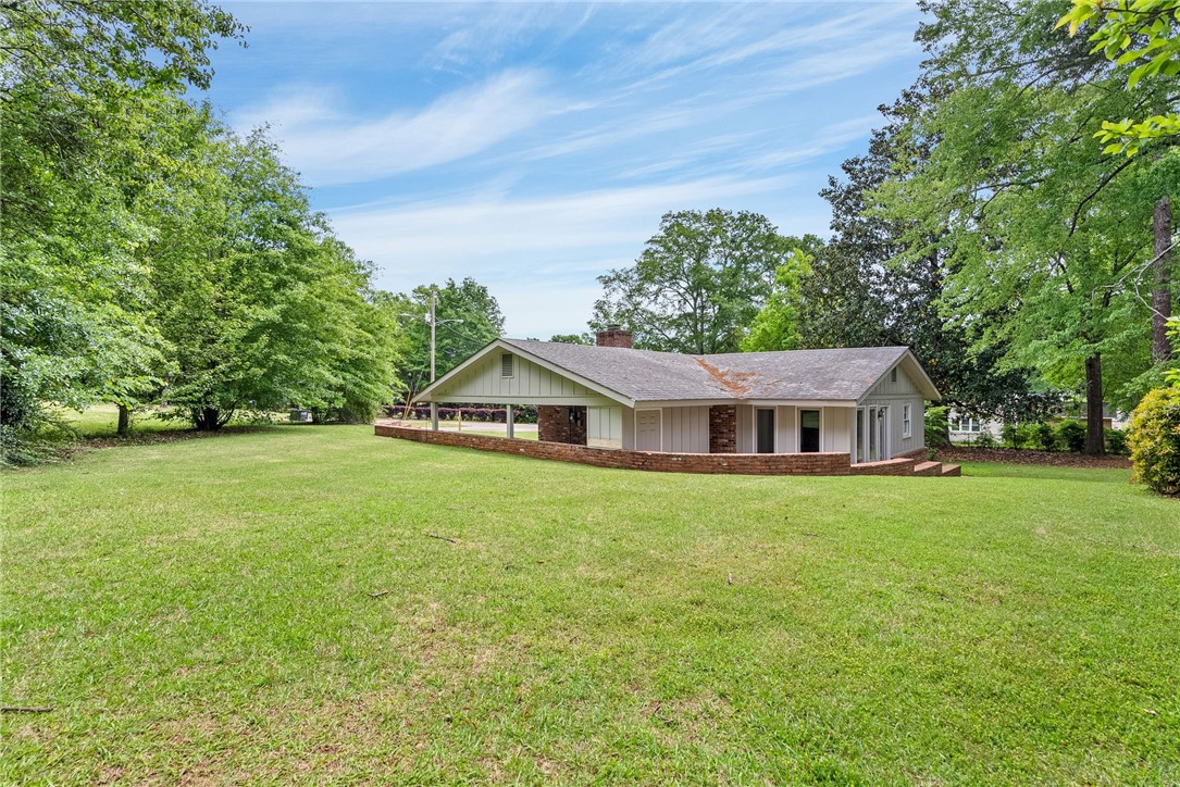 1706 HIGHLAND CIRCLE