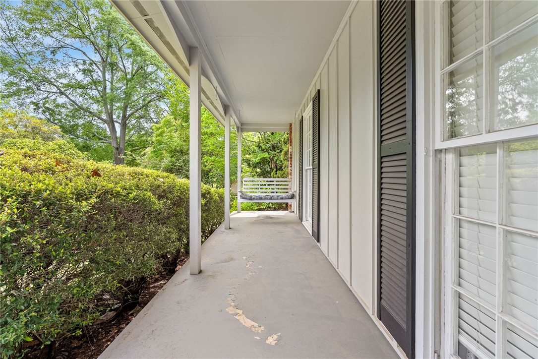 1706 HIGHLAND CIRCLE