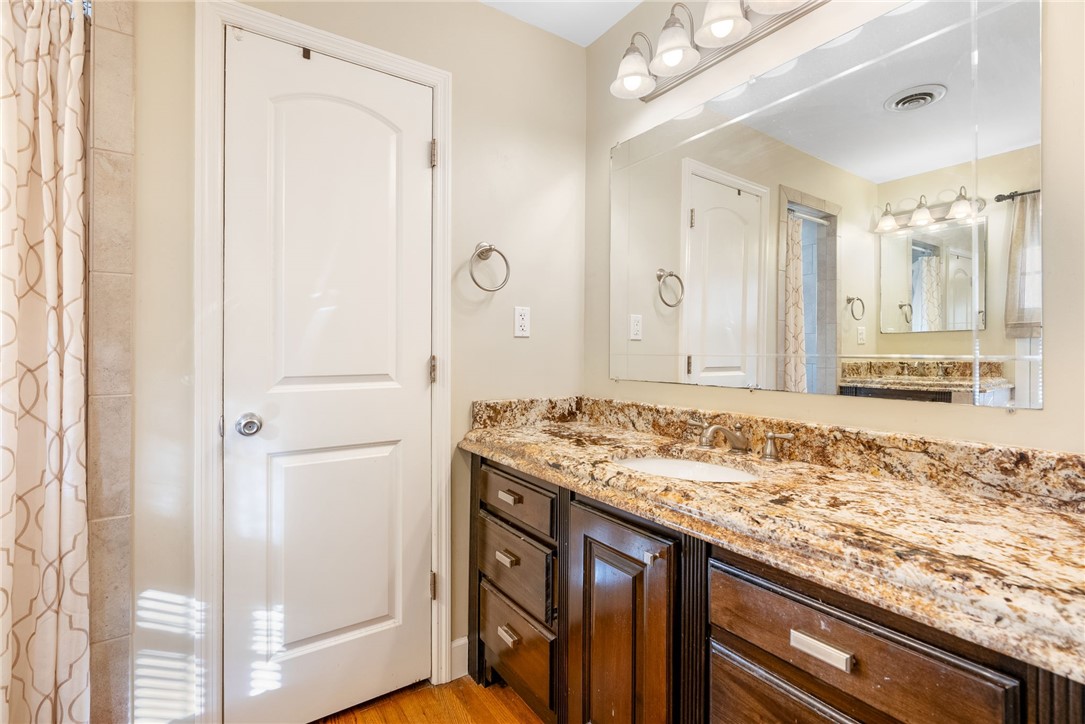 1706 HIGHLAND CIRCLE