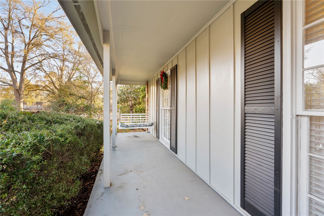 1706 HIGHLAND CIRCLE