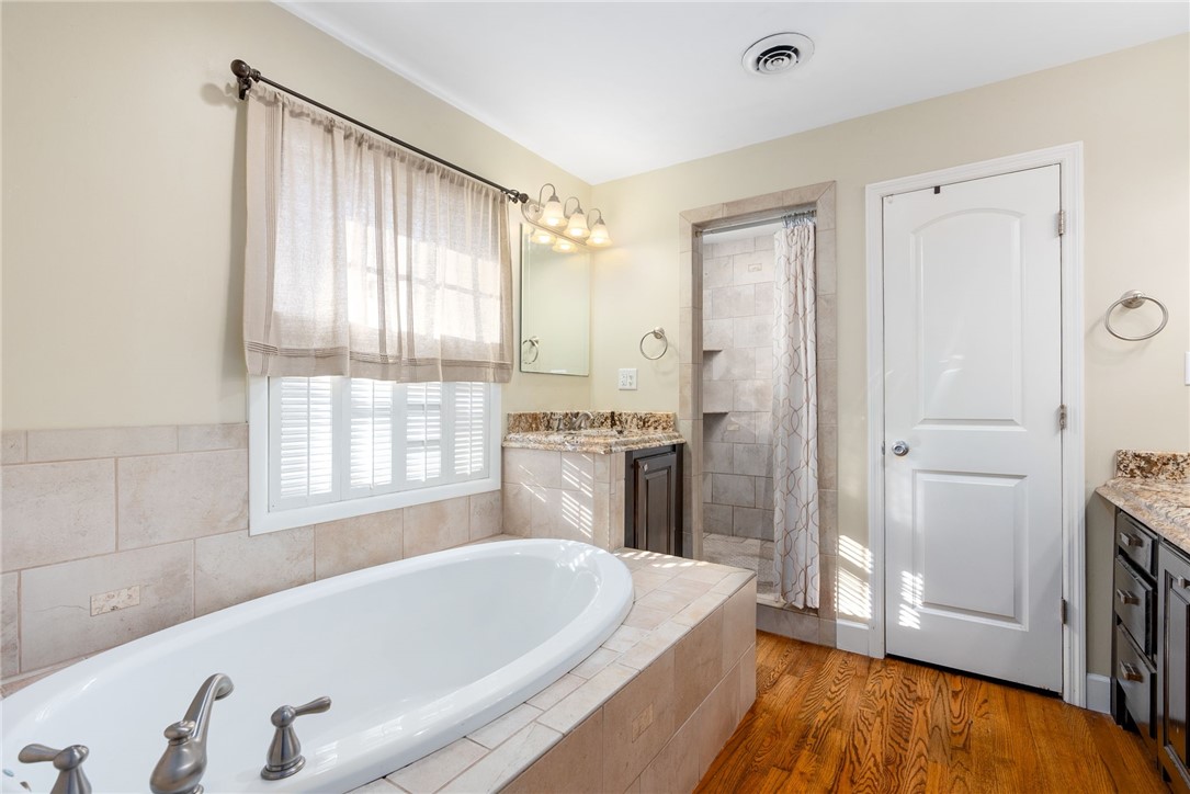 1706 HIGHLAND CIRCLE