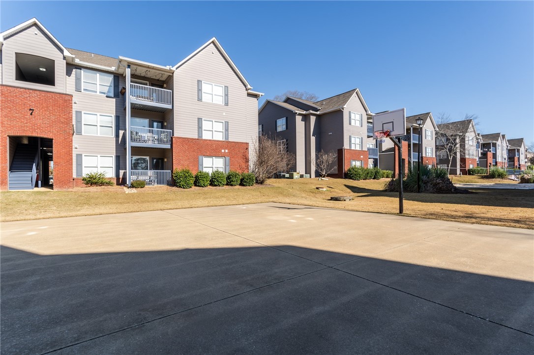 1114 S COLLEGE STREET 4102