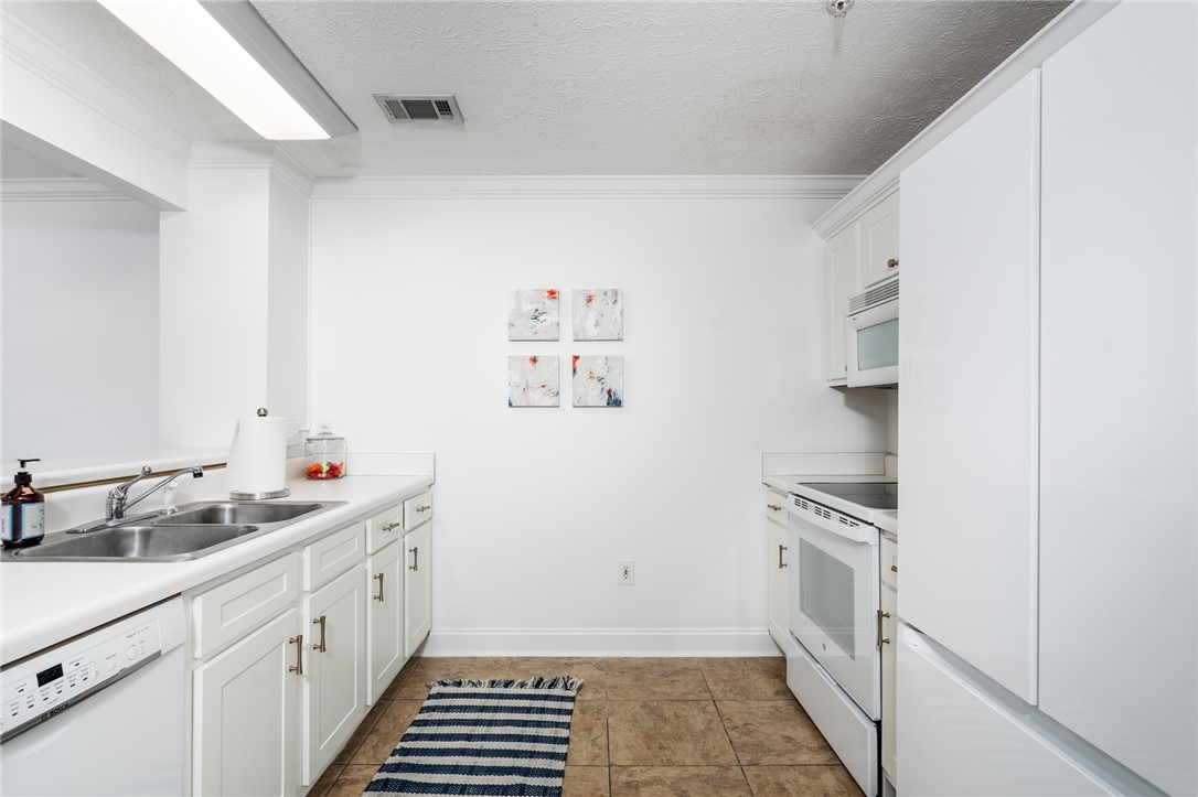 1114 S COLLEGE STREET 4102