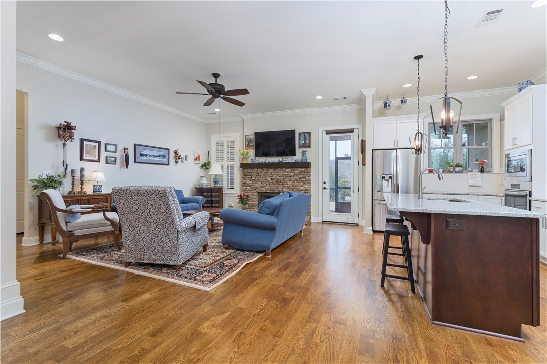 2833 SPRING LAKES CROSSING