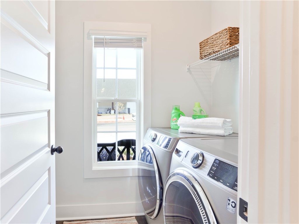 1168 WOODLAND CIRCLE