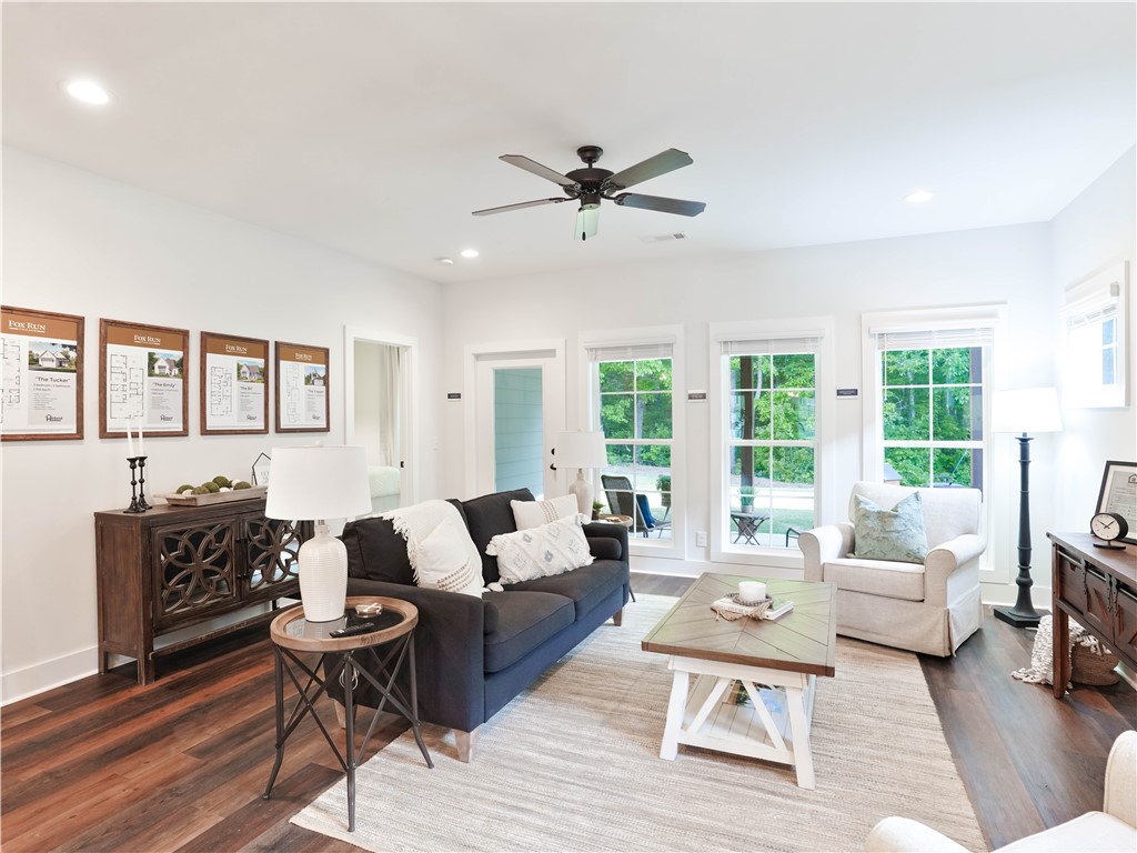 1168 WOODLAND CIRCLE