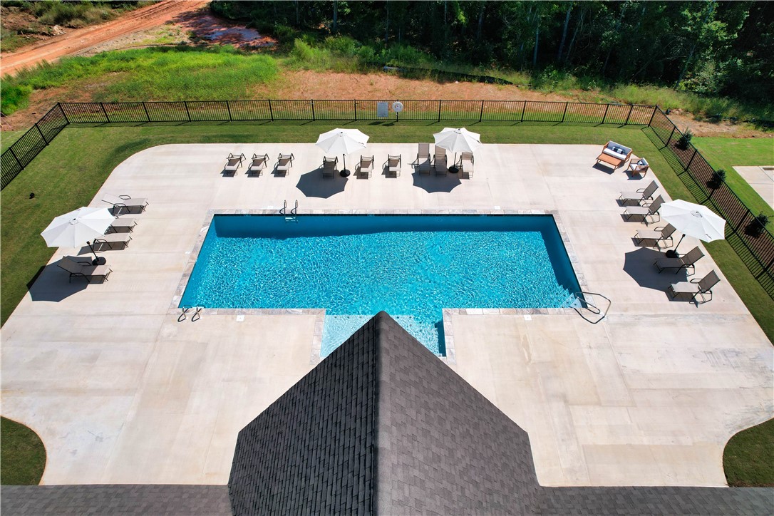 1168 WOODLAND CIRCLE