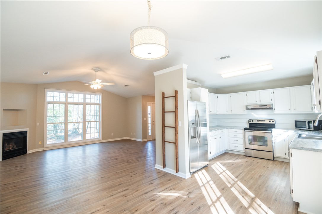 630 N COLLEGE STREET