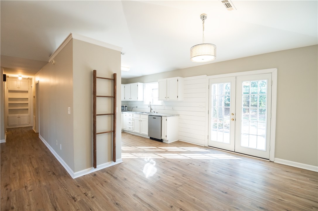 630 N COLLEGE STREET