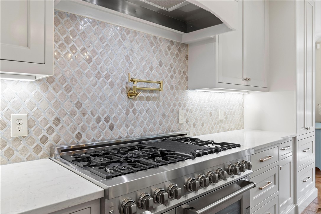 480 BENNINGTON COURT