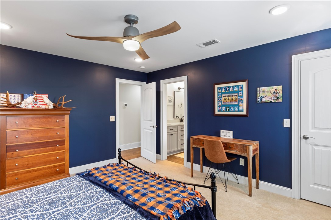 480 BENNINGTON COURT