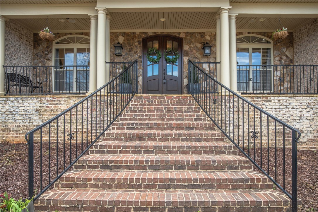 480 BENNINGTON COURT