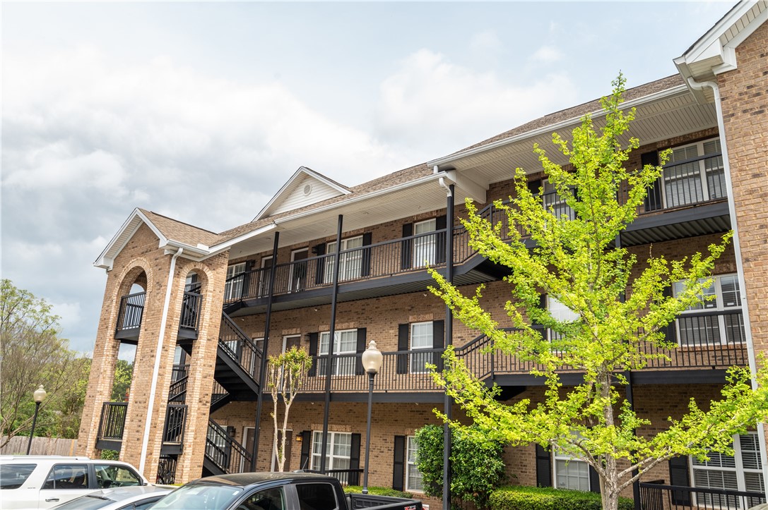 402 W GLENN AVENUE B306