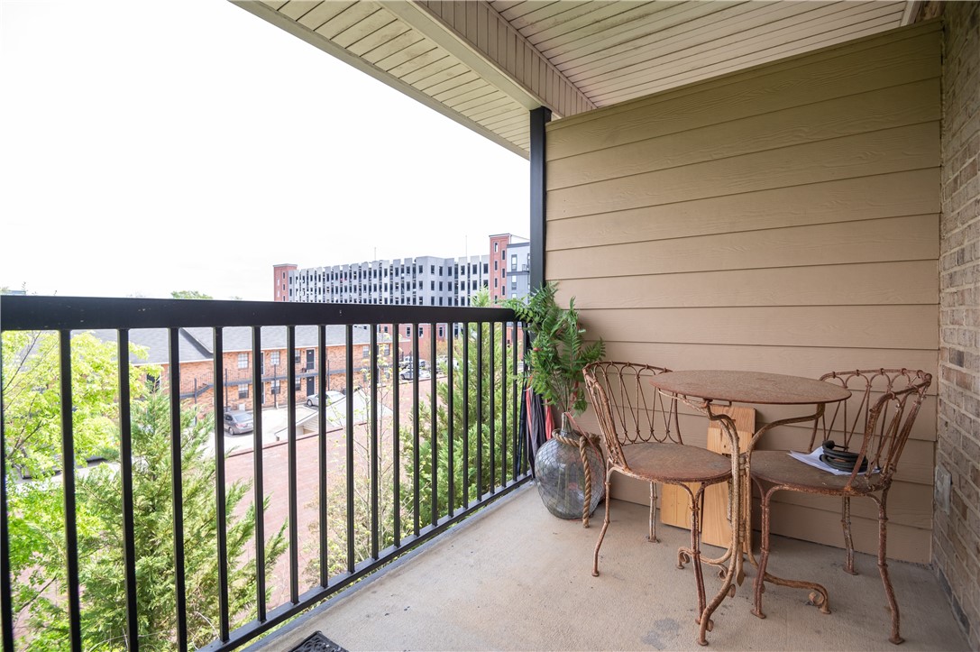 402 W GLENN AVENUE B306