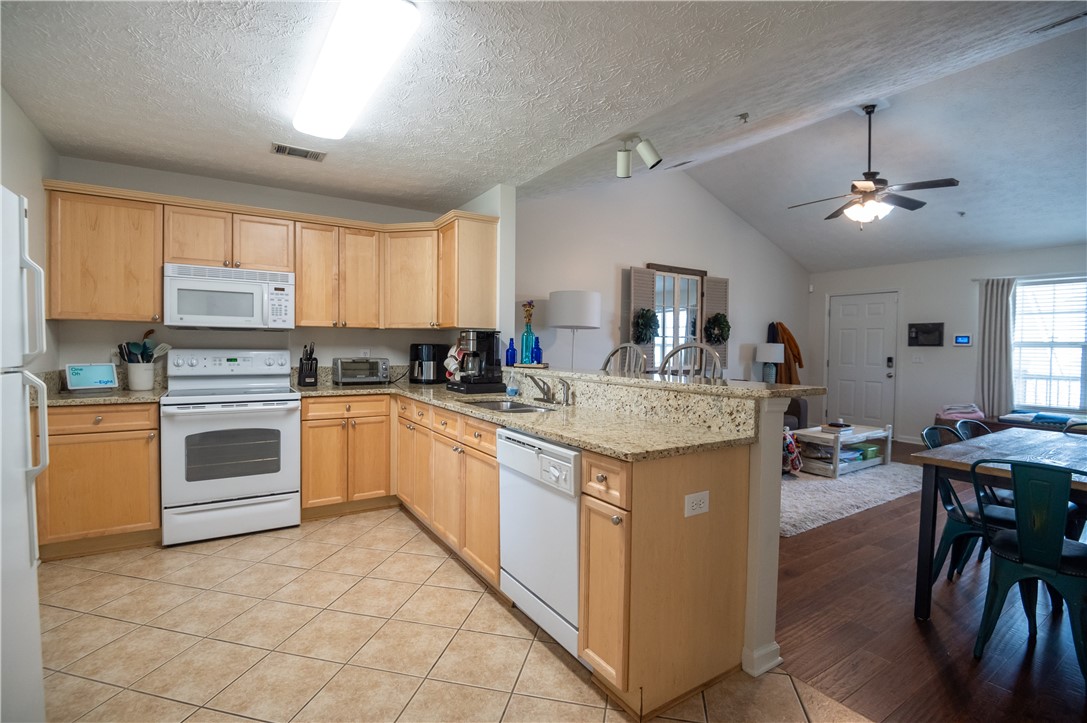 402 W GLENN AVENUE B306