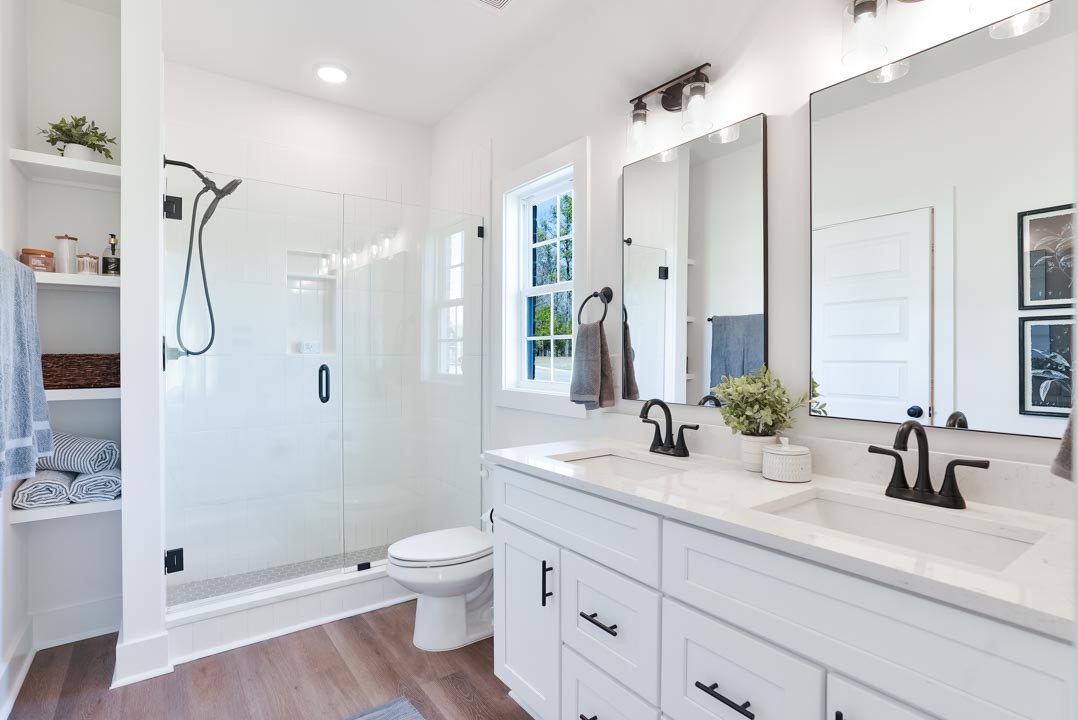 1102 WOODLAND CIRCLE