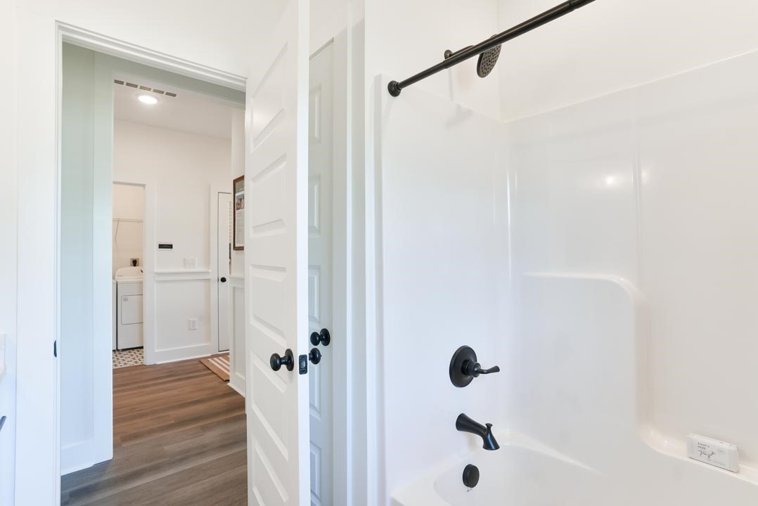 1102 WOODLAND CIRCLE