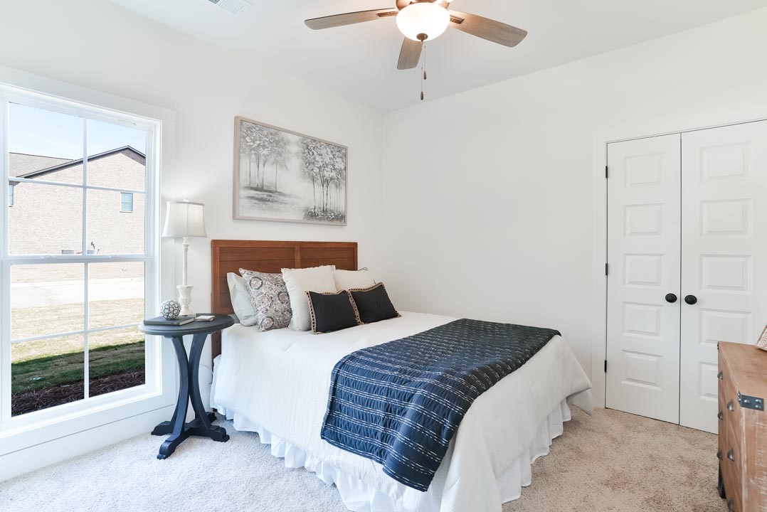 1102 WOODLAND CIRCLE