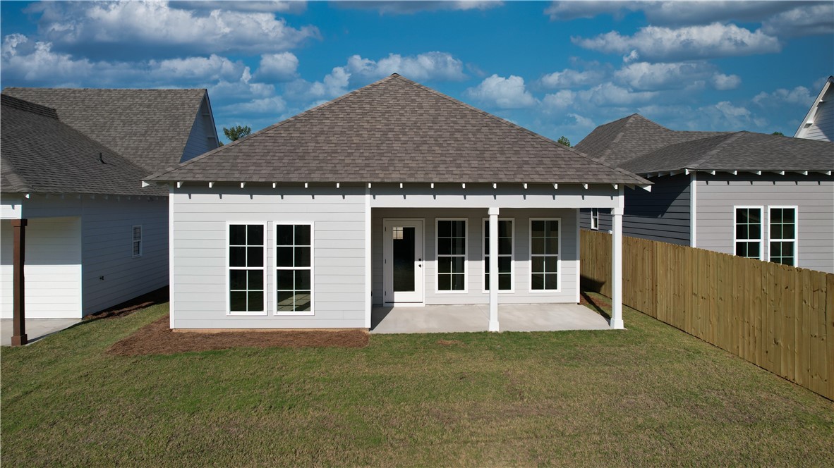 1102 WOODLAND CIRCLE