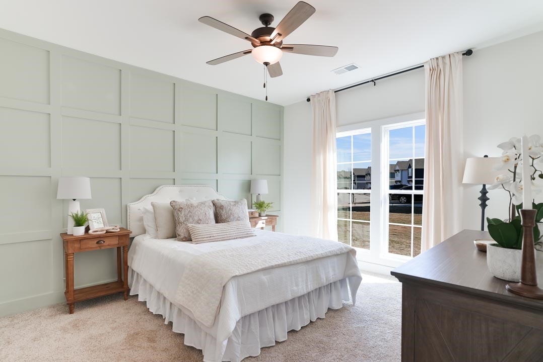 1102 WOODLAND CIRCLE