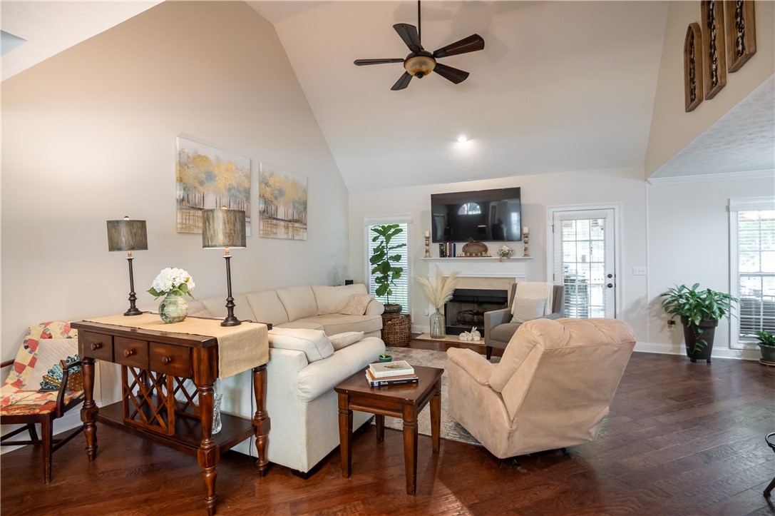 1818 SHADOW BEND LANE