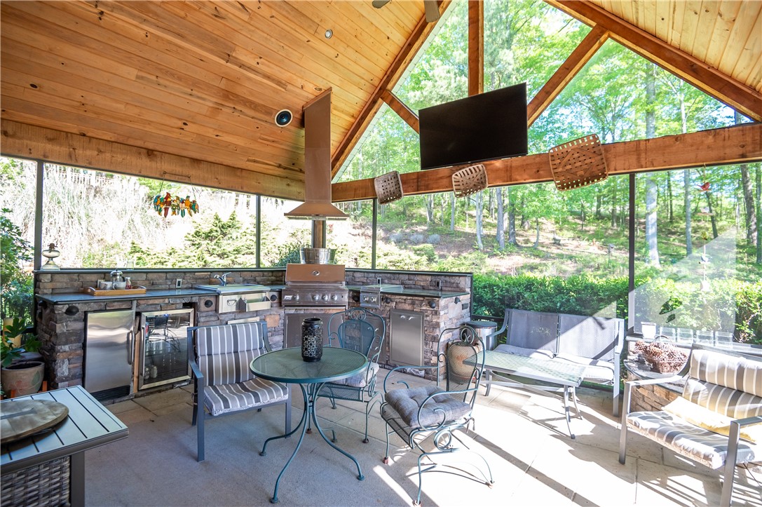 1818 SHADOW BEND LANE