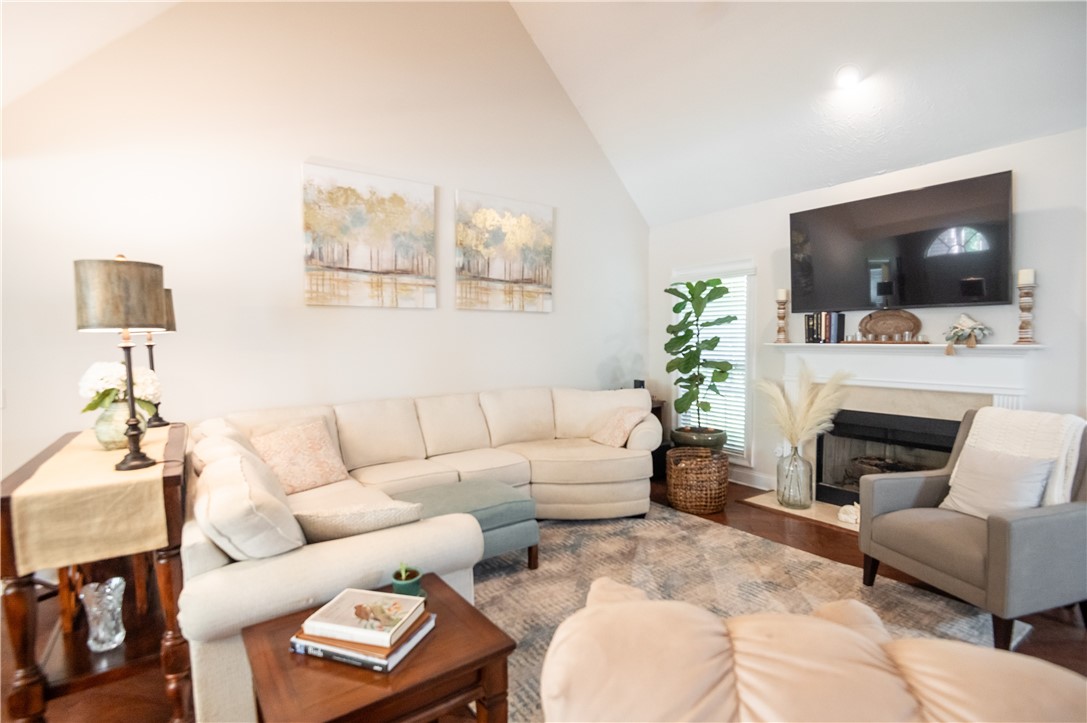 1818 SHADOW BEND LANE