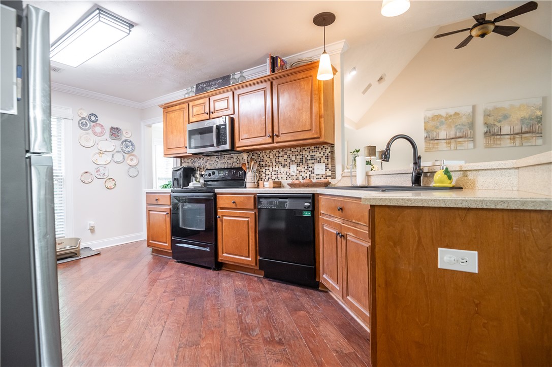 1818 SHADOW BEND LANE