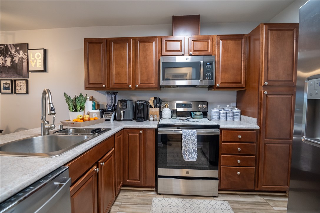 1000 STONEGATE DRIVE E