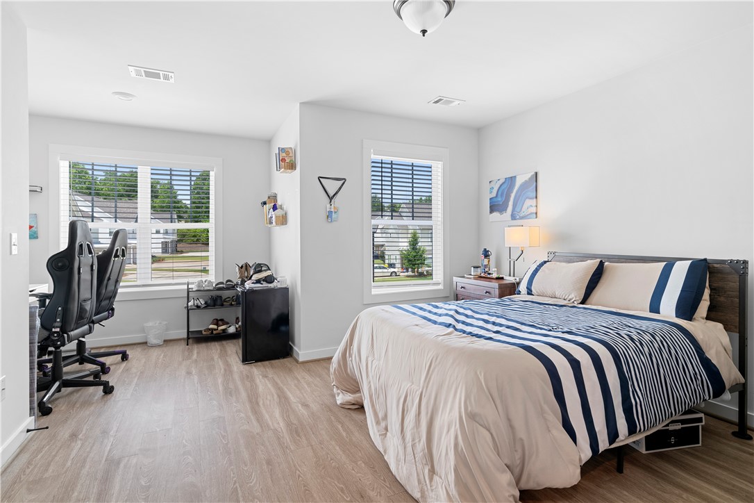 734 NORTHERN VILLAGE COURT