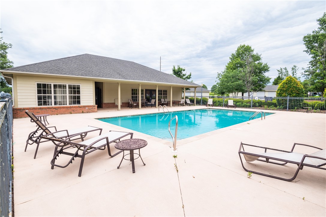 3297 S COLLEGE STREET F202