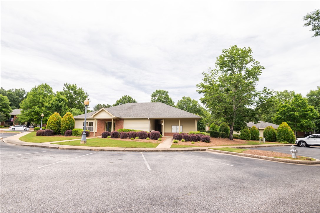 3297 S COLLEGE STREET F202