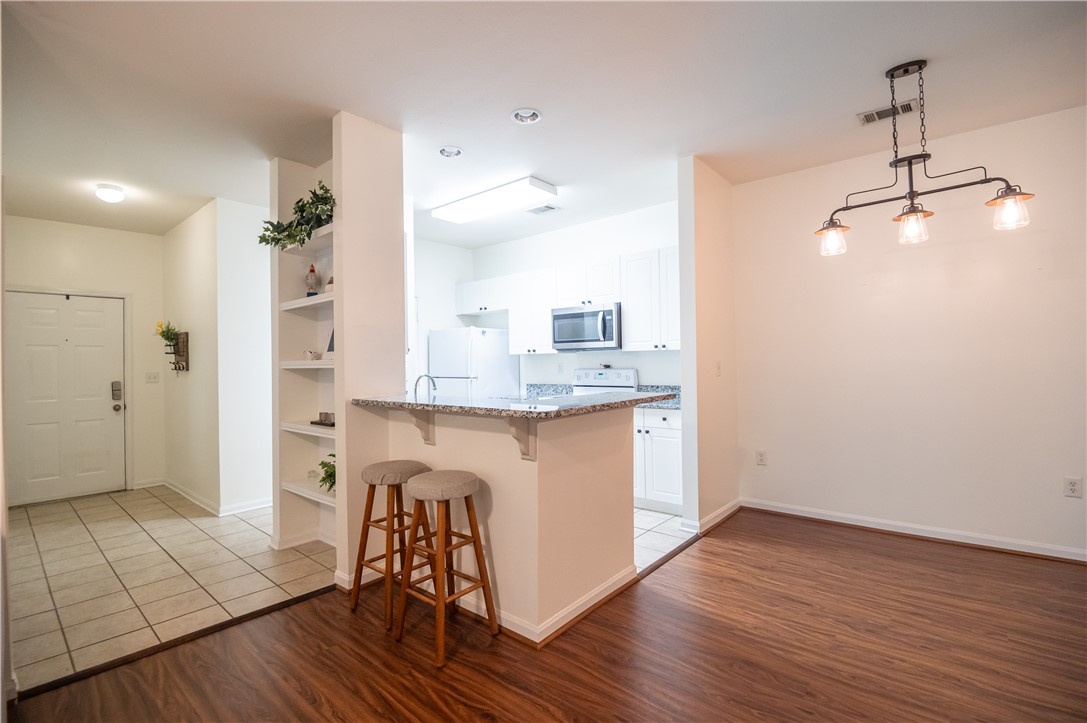 3297 S COLLEGE STREET F202