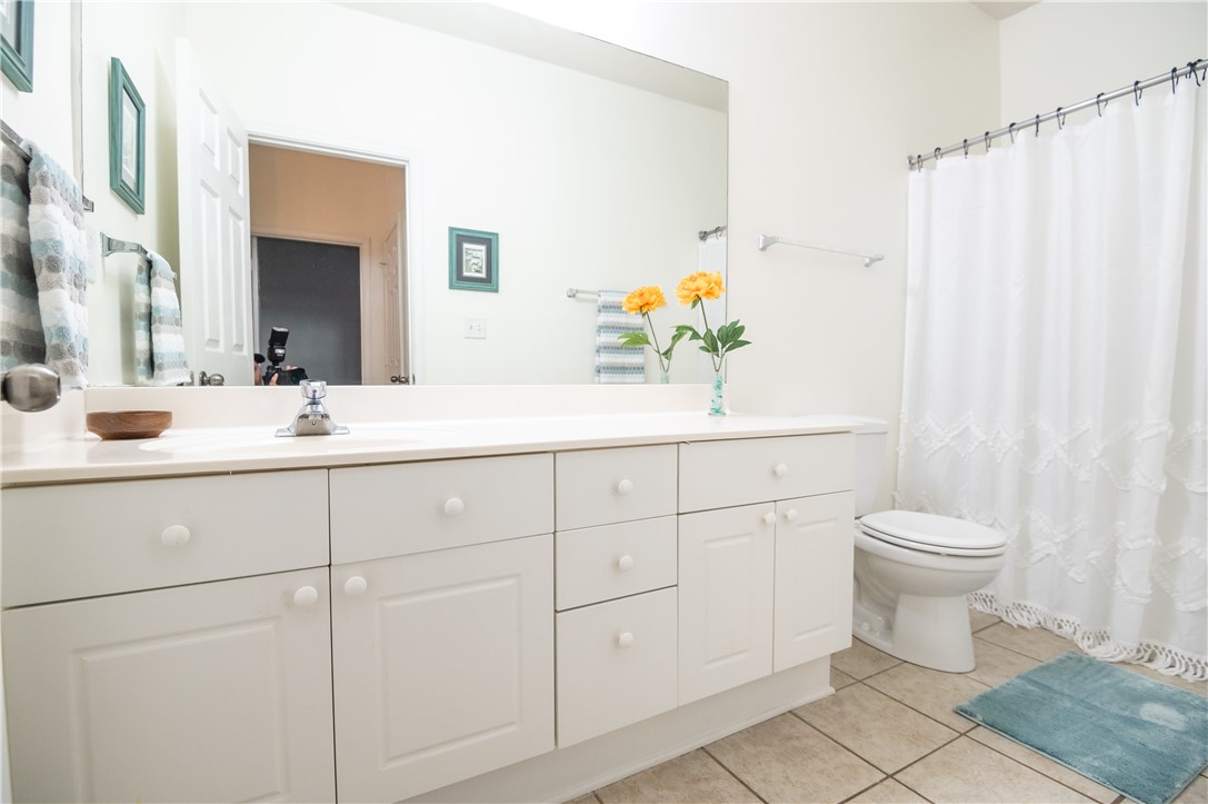 3297 S COLLEGE STREET F202