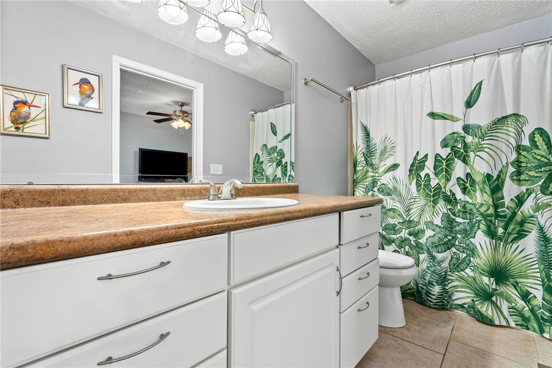 1009 STONEGATE DRIVE E