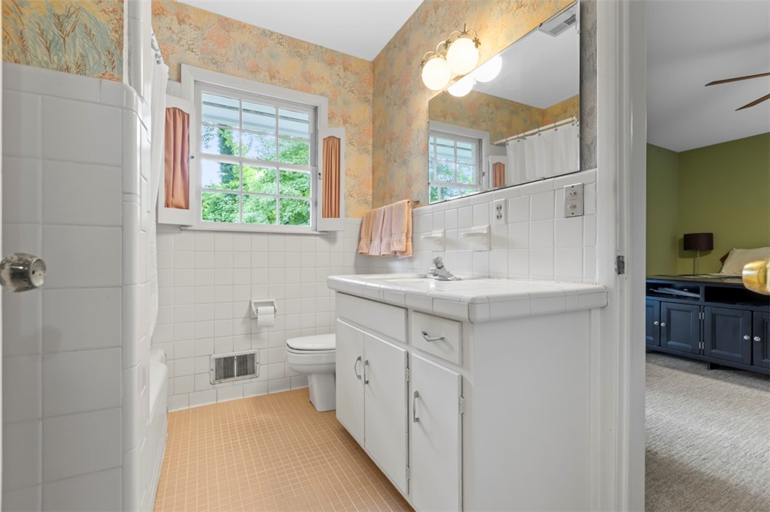 1036 TERRACE ACRES CIRCLE