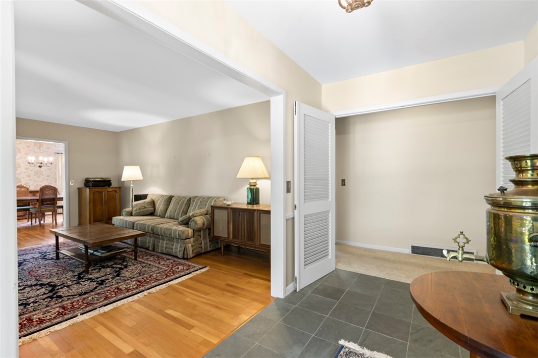 1036 TERRACE ACRES CIRCLE